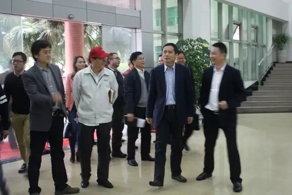 深圳宝安区长一行旅行到访    企业风范 关于yl6776永利集团 yl6776永利集团