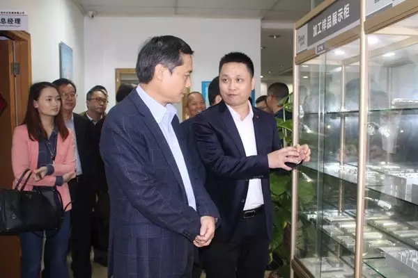 深圳宝安区长一行旅行到访    企业风范 关于yl6776永利集团 yl6776永利集团