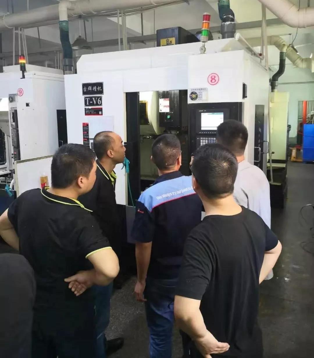 yl6776永利集团精机年终保养活动顺遂开展，，包管机床高效运转
